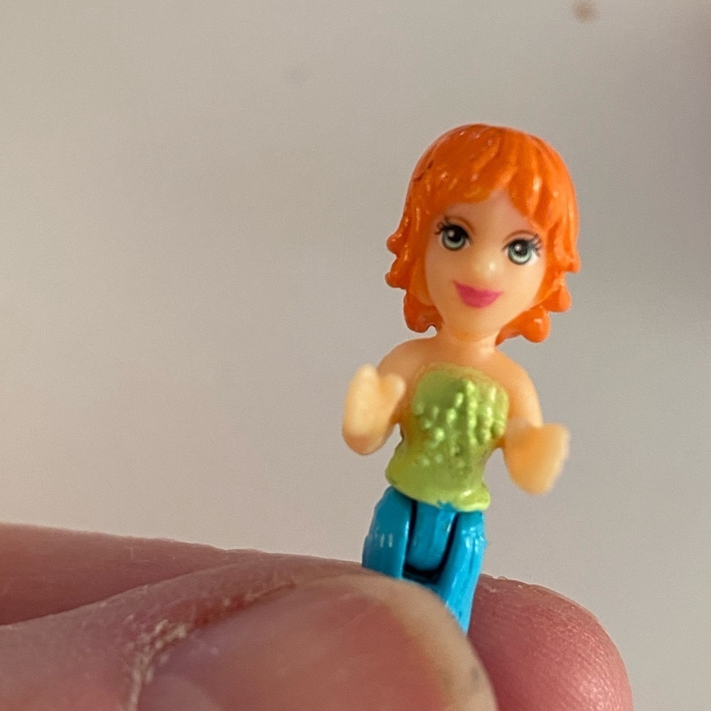 2007 Polly Pocket Wheels pink Mini Car w/mini 1.5” Polly doll Driving - Picture 12 of 16